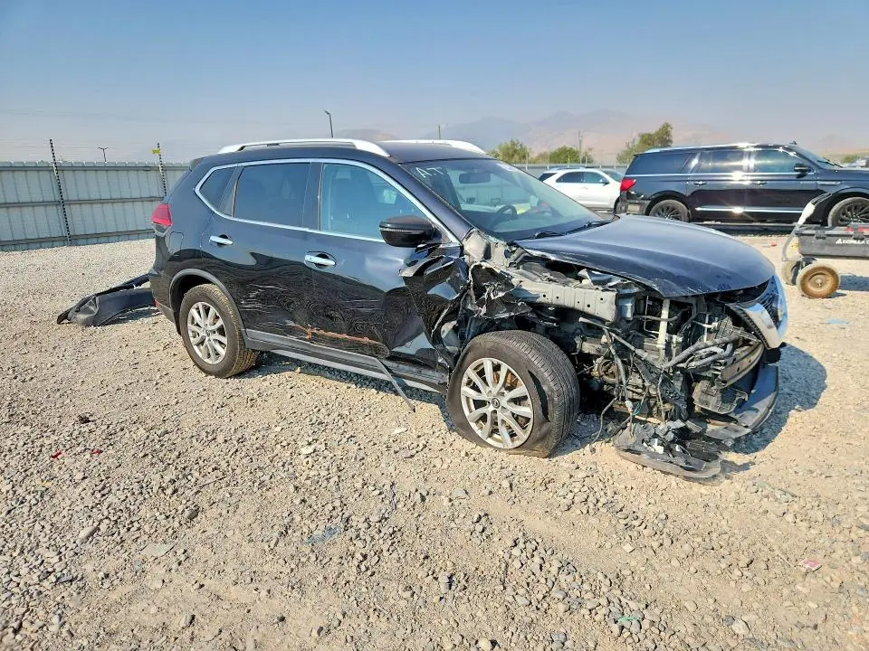 2017 NISSAN ROGUE SV  