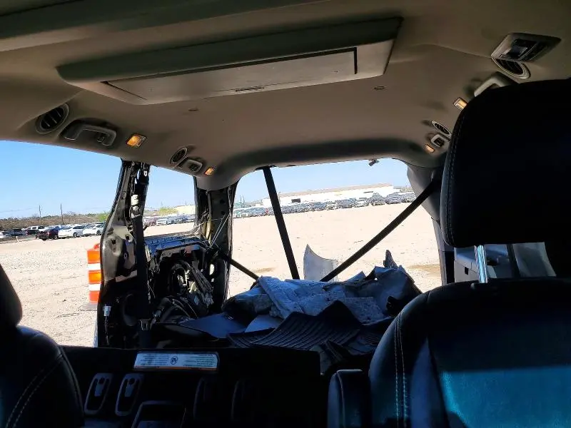 2017 TOYOTA SIENNA SE PREMIUM 8-PASSENGER  