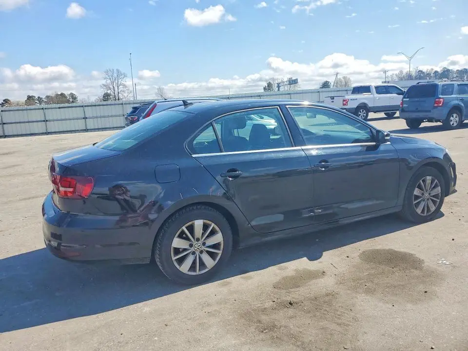 2016 VOLKSWAGEN JETTA SE  