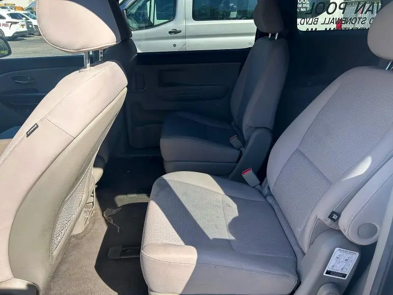 2018 KIA SEDONA LX  