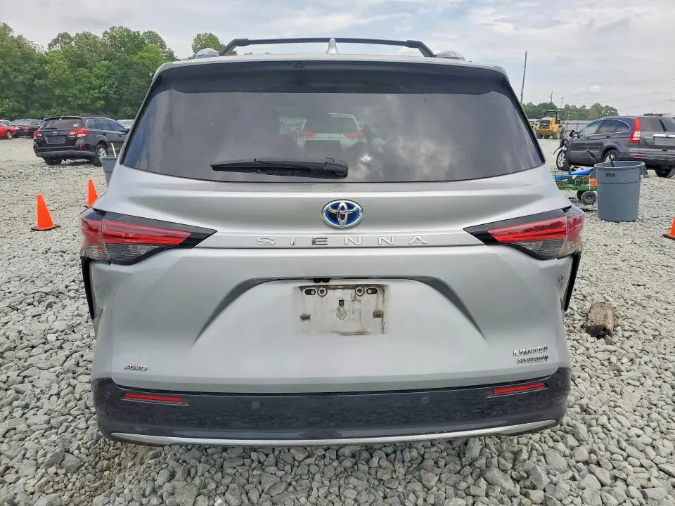 2021 TOYOTA SIENNA LIMITED 7-PASSENGER  