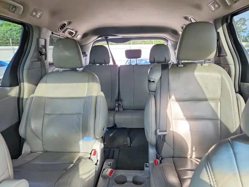 2015 TOYOTA SIENNA XLE 8-PASSENGER  