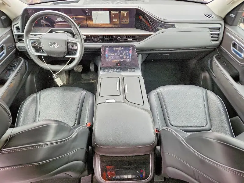 2025 INFINITI QX80 LUXE  