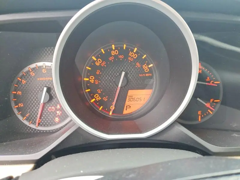 2010 TOYOTA 4RUNNER SR5  