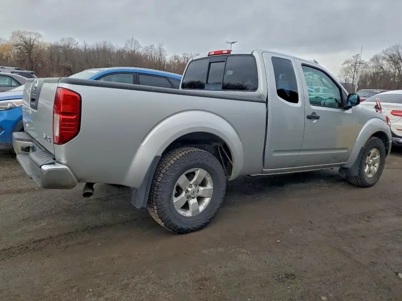 2011 NISSAN FRONTIER SV  