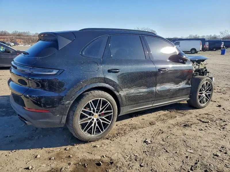 2024 PORSCHE CAYENNE S  