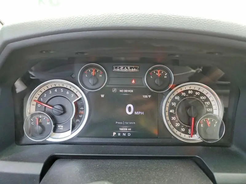2016 RAM 1500 SLT  