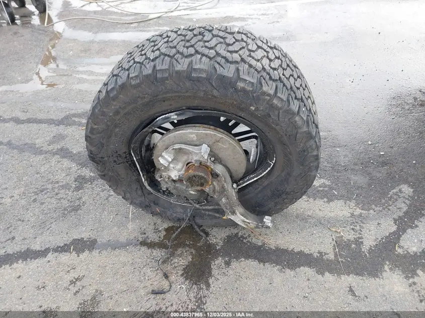 2021 CHEVROLET SILVERADO 1500 4WD  SHORT BED CUSTOM TRAIL BOSS/4WD  STANDARD BED CUSTOM TRAIL BOSS