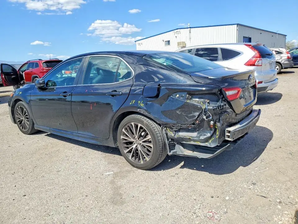2018 TOYOTA CAMRY SE  