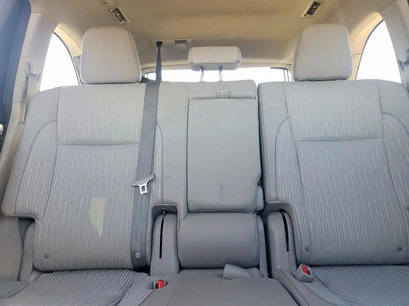 2015 TOYOTA HIGHLANDER LE PLUS  