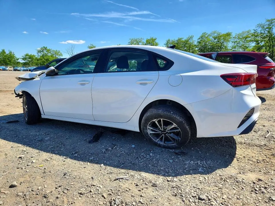 2022 KIA FORTE LXS  