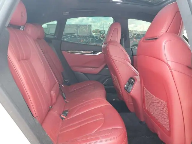 2017 MASERATI LEVANTE S SPORT  