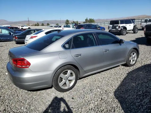 2013 VOLKSWAGEN PASSAT SE  