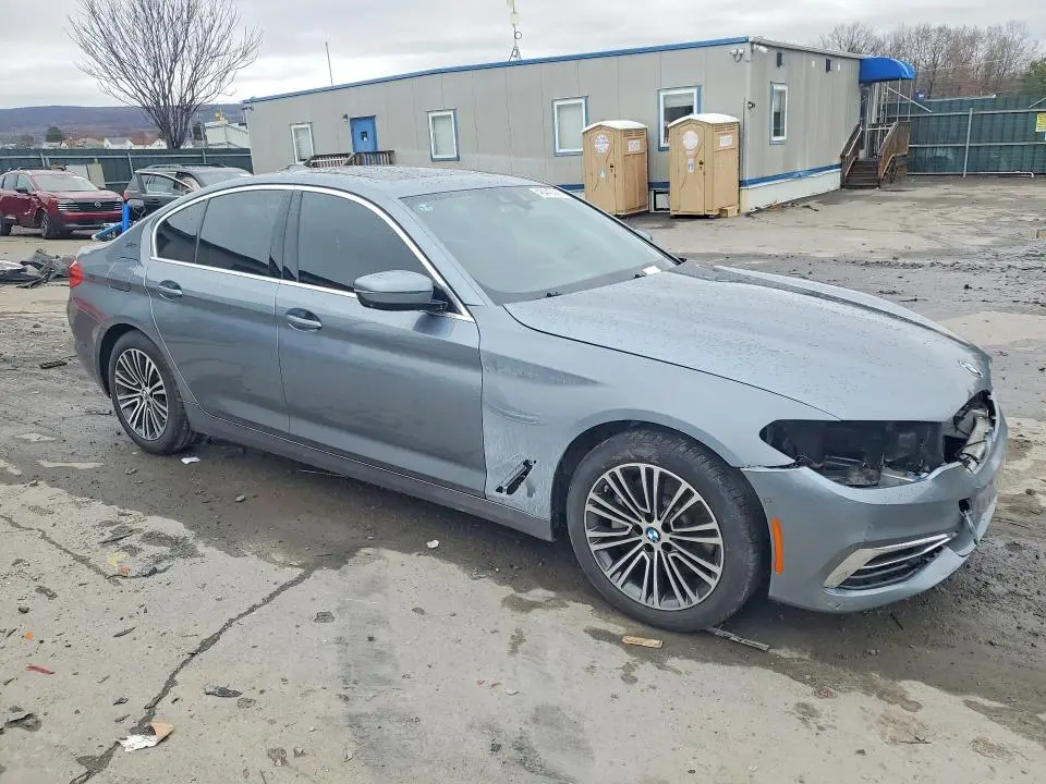 2019 BMW 530XE   