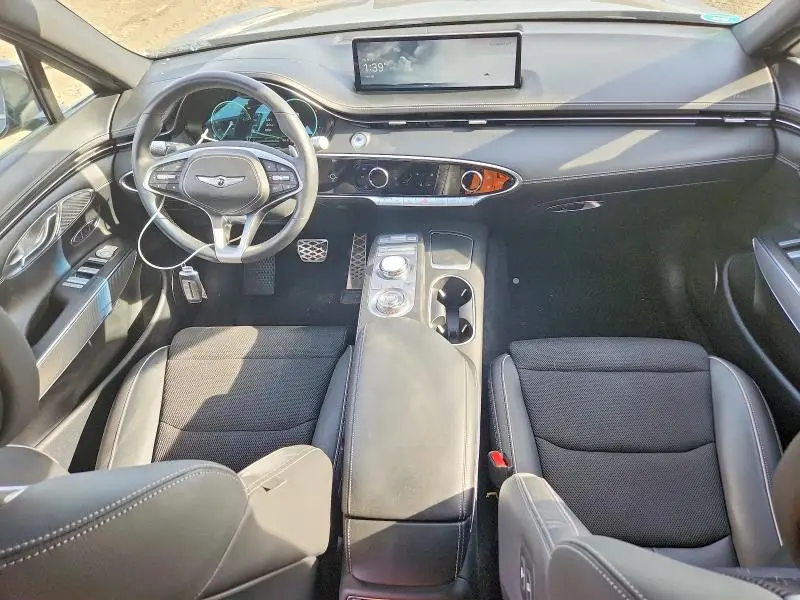 2024 GENESIS GV70 BASE  