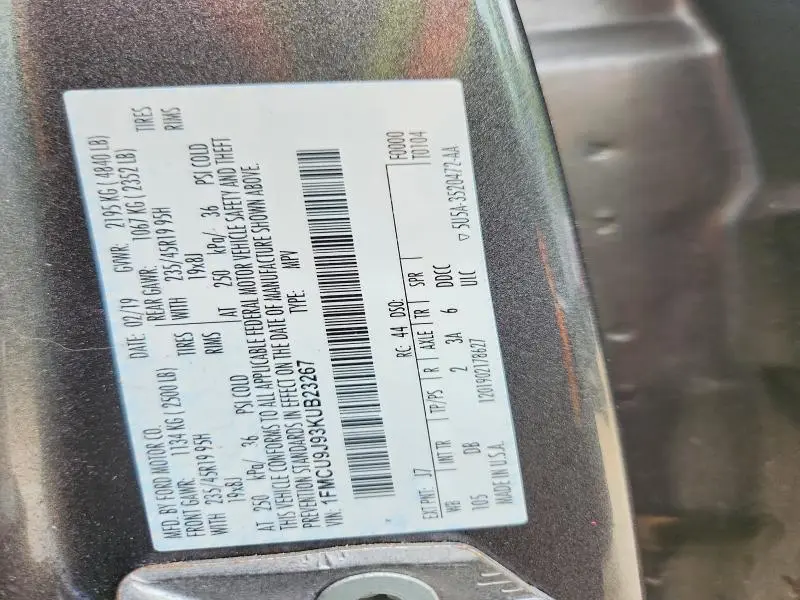 2019 FORD ESCAPE TITANIUM  