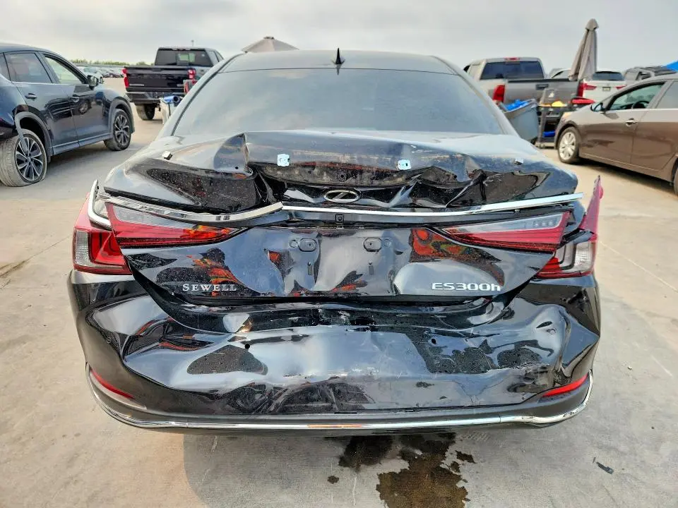 2025 LEXUS ES 300H BASE  