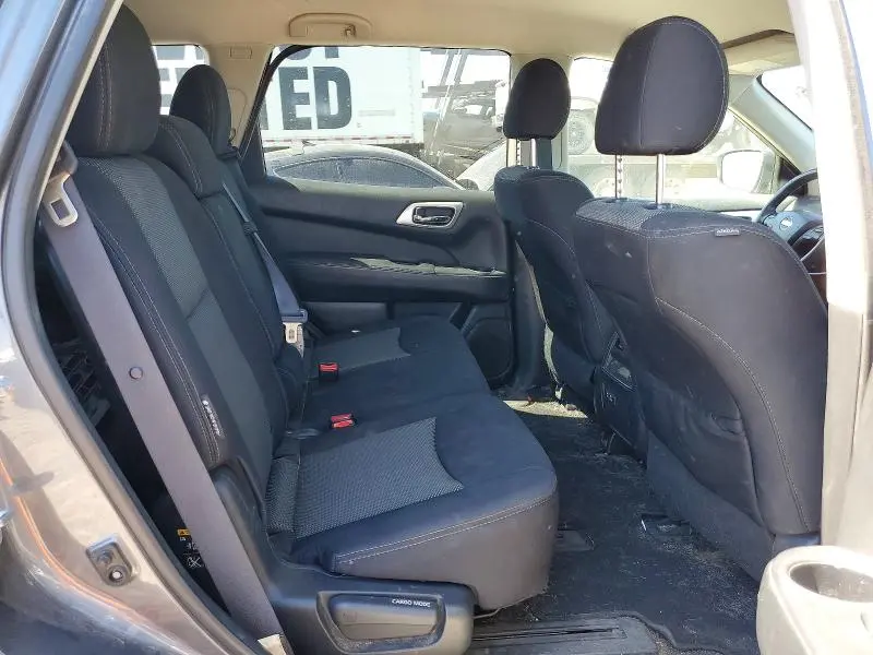 2019 NISSAN PATHFINDER SV  