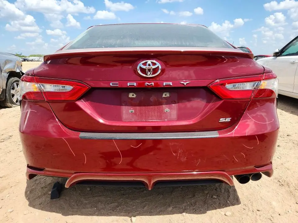 2018 TOYOTA CAMRY SE  