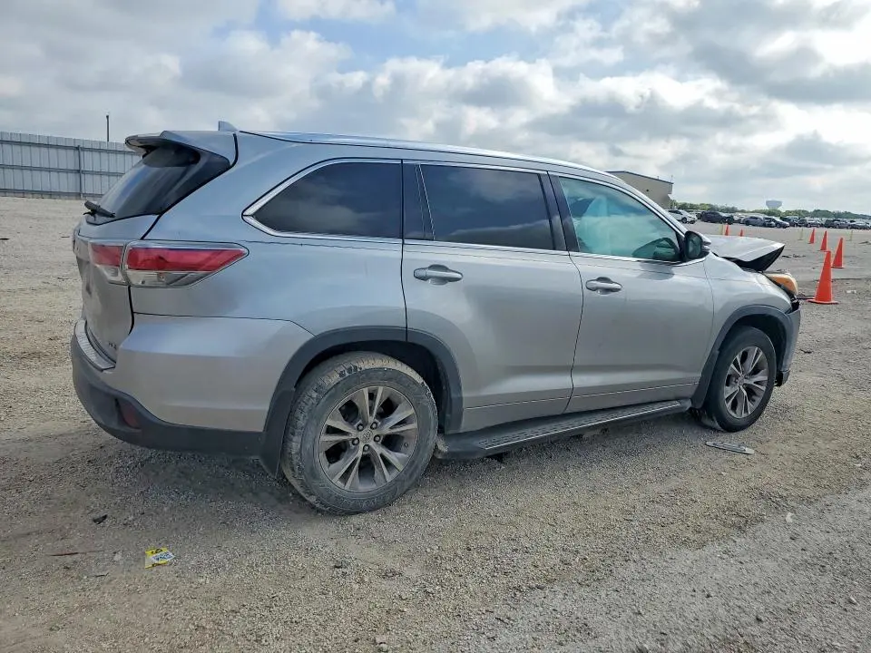 2015 TOYOTA HIGHLANDER XLE  