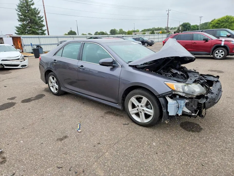 2014 TOYOTA CAMRY SE  
