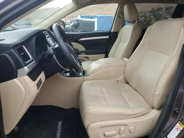 2015 TOYOTA HIGHLANDER LE  