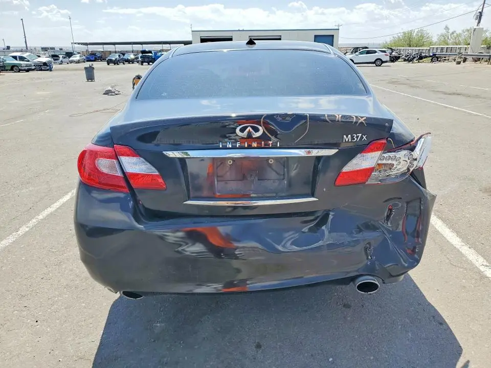 2012 INFINITI M37 X  