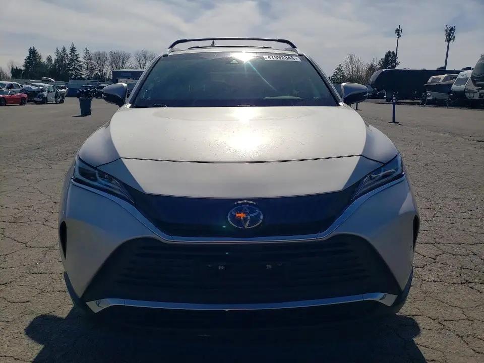 2021 TOYOTA VENZA XLE  