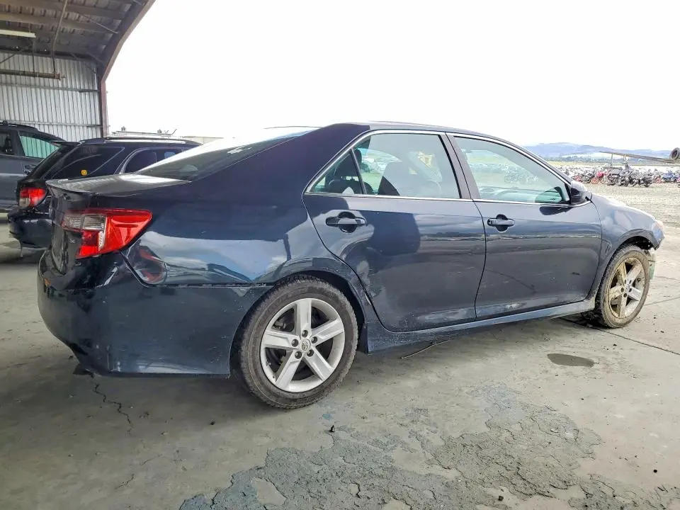 2014 TOYOTA CAMRY SE  