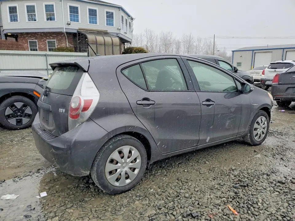 2013 TOYOTA PRIUS C   