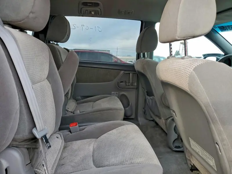 2010 TOYOTA SIENNA CE  