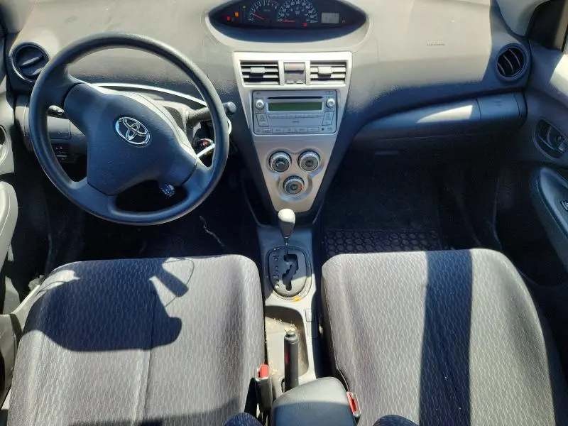 2010 TOYOTA YARIS BASE  