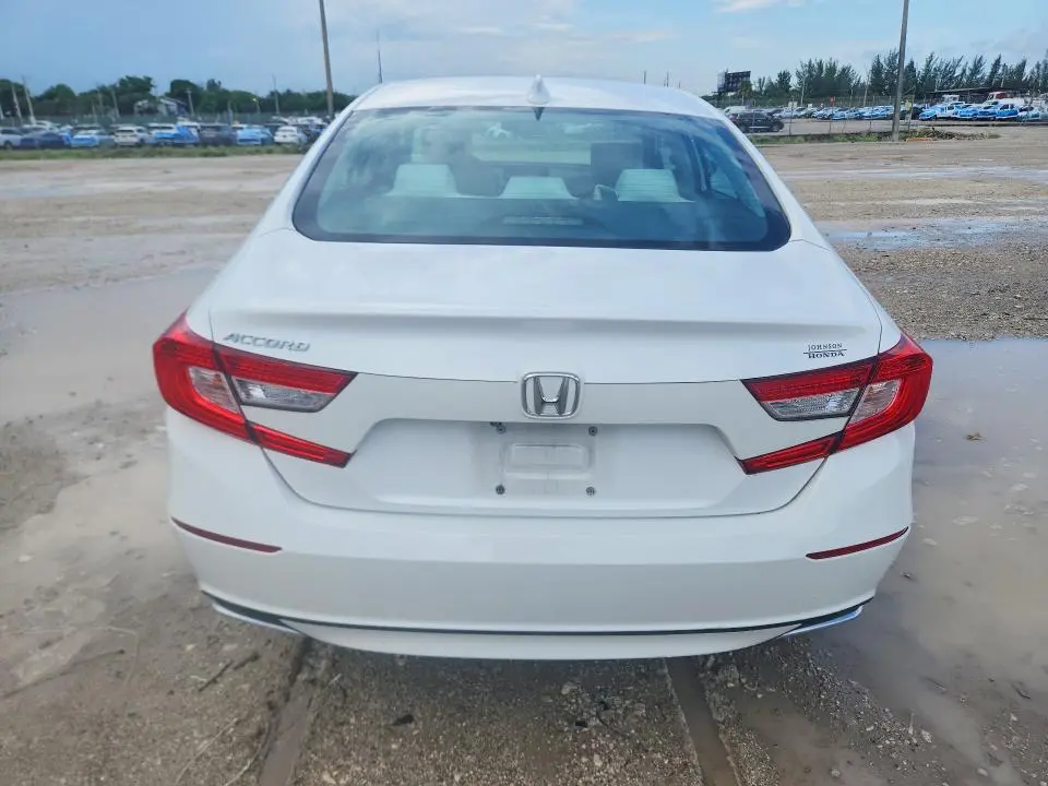 2018 HONDA ACCORD LX  