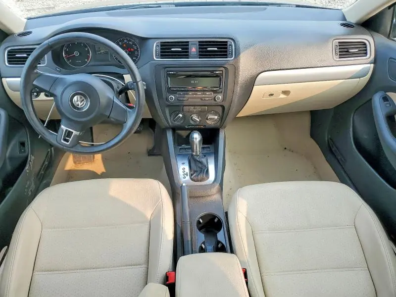 2013 VOLKSWAGEN JETTA SE  