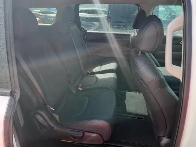 2025 KIA CARNIVAL LX  