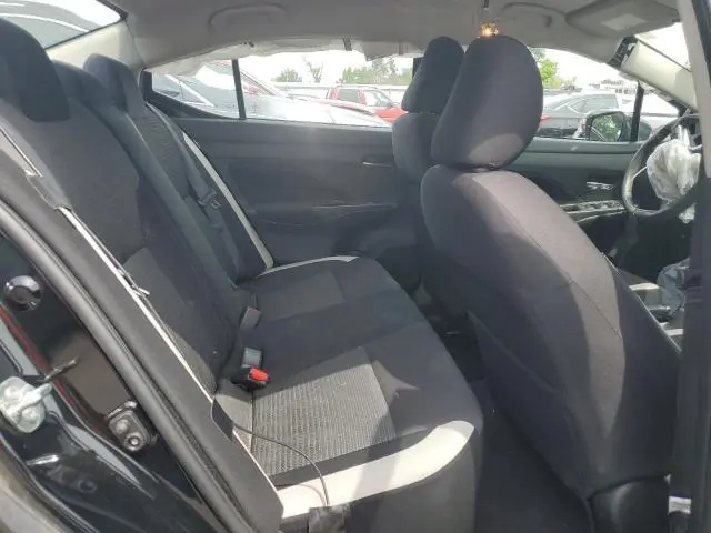 2022 NISSAN VERSA SV  