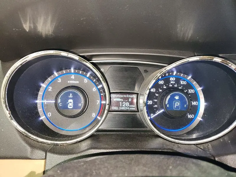 2011 HYUNDAI SONATA GLS  