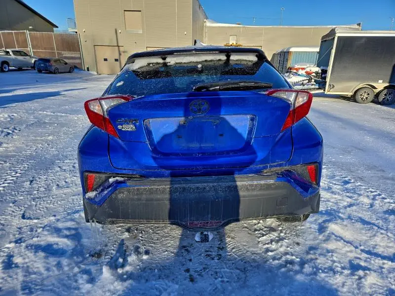 2020 TOYOTA C-HR XLE  