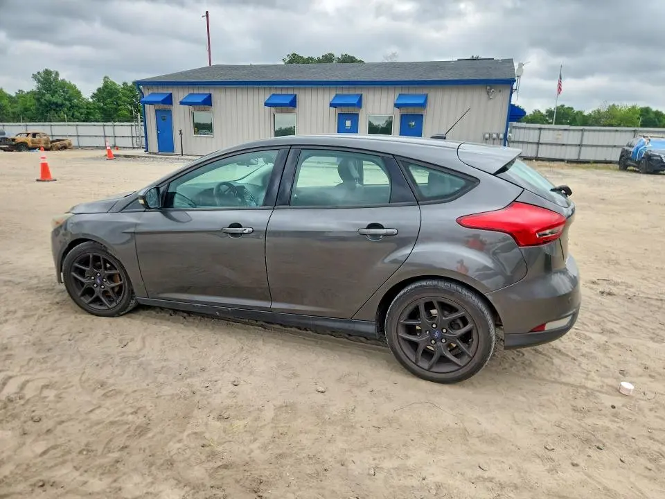 2016 FORD FOCUS SE  