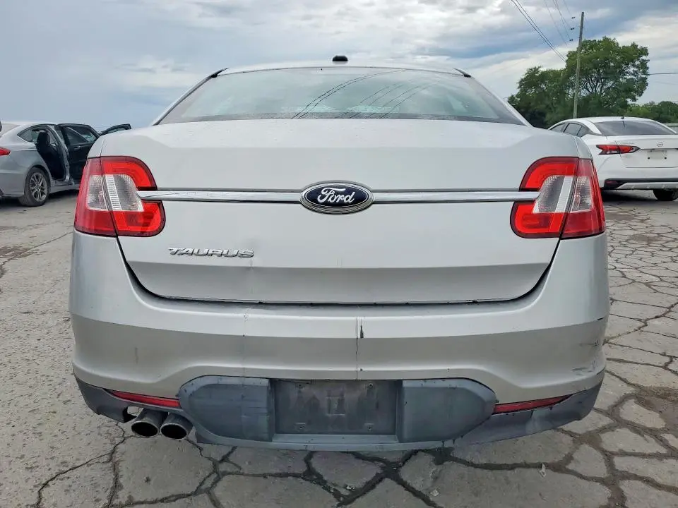 2011 FORD TAURUS SE  