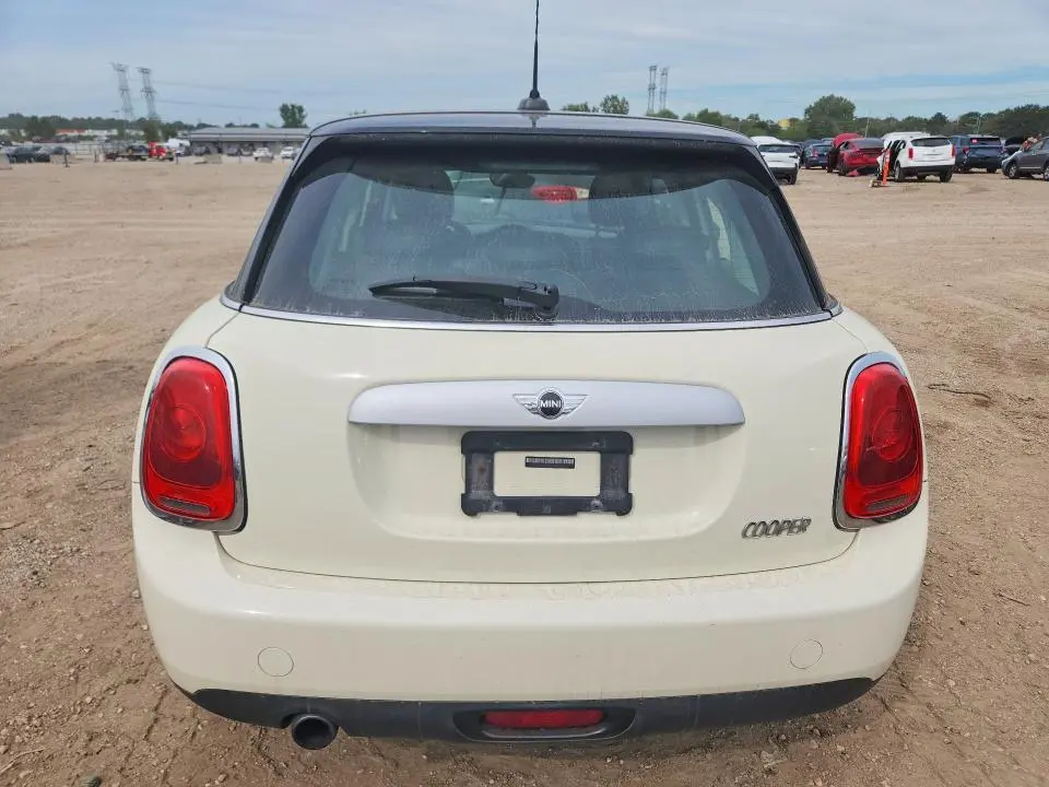 2015 MINI COOPER   