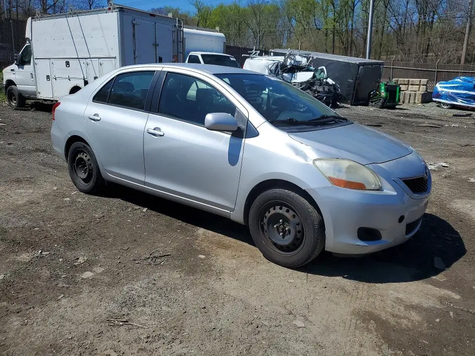 2010 TOYOTA YARIS BASE  