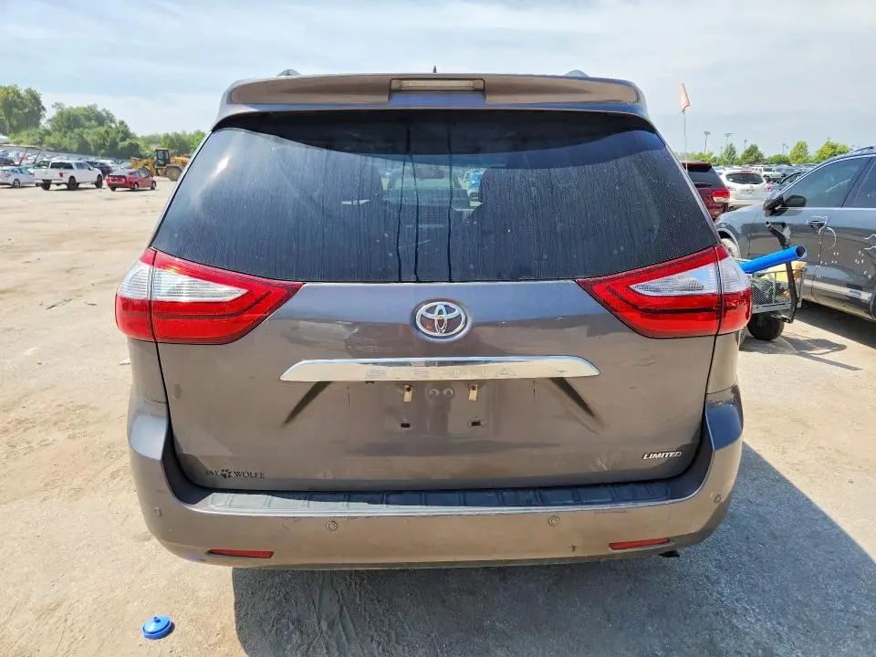 2017 TOYOTA SIENNA LIMITED PREMIUM 7-PASSENGER  