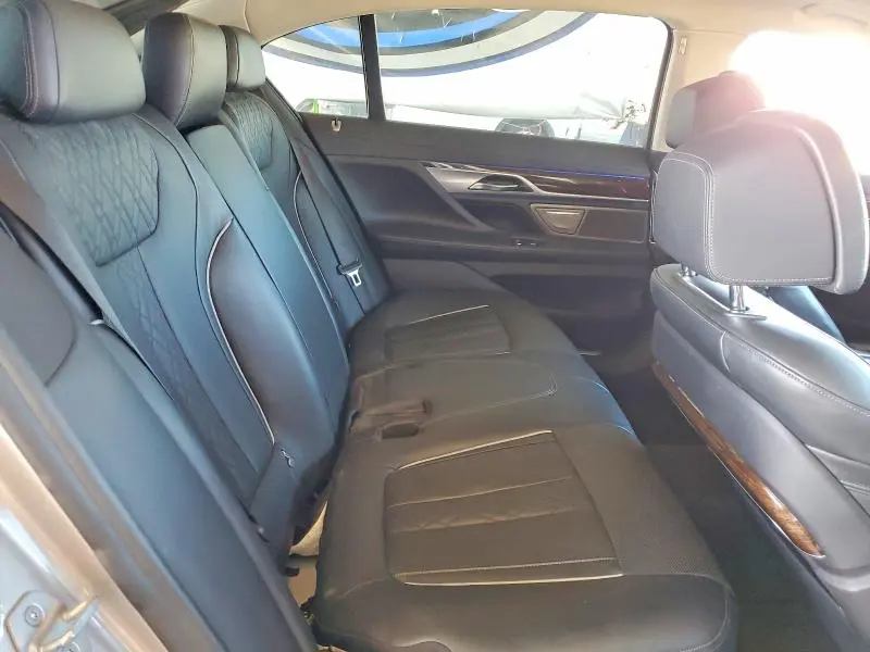 2020 BMW 750 XI  