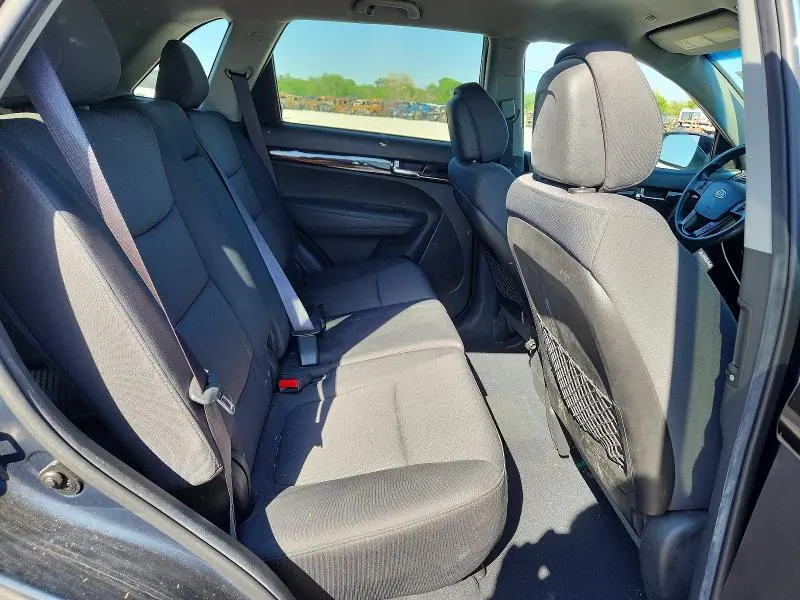 2012 KIA SORENTO LX  