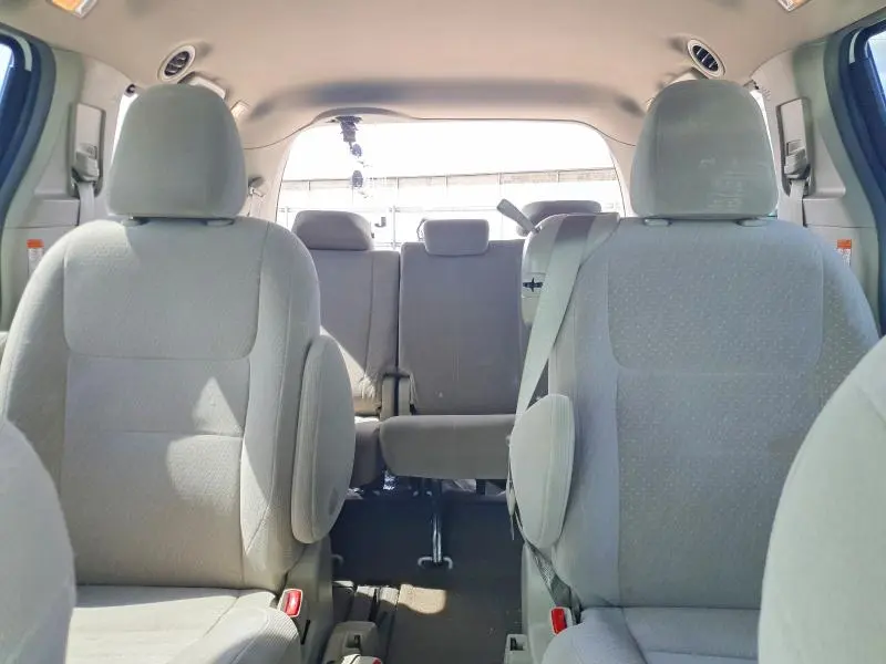 2018 TOYOTA SIENNA LE 8-PASSENGER  