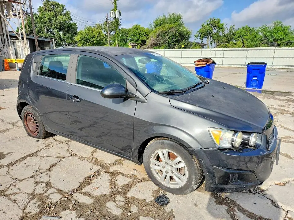 2016 CHEVROLET SONIC LT  