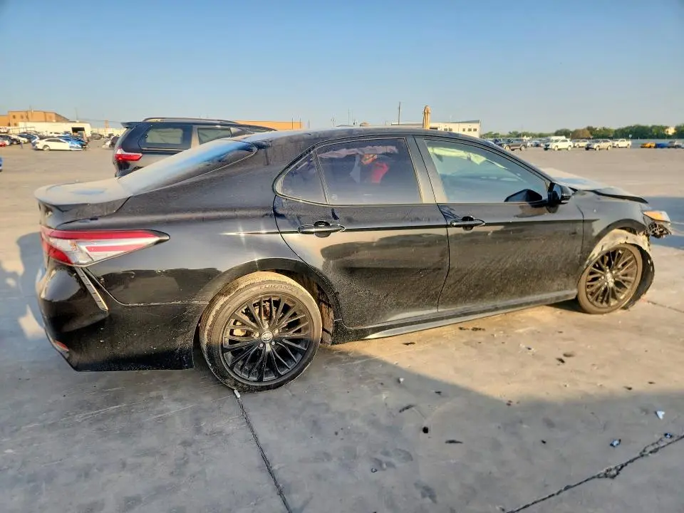 2019 TOYOTA CAMRY SE  
