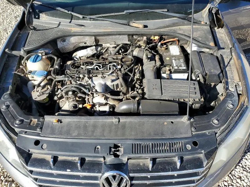 2012 VOLKSWAGEN PASSAT SE  
