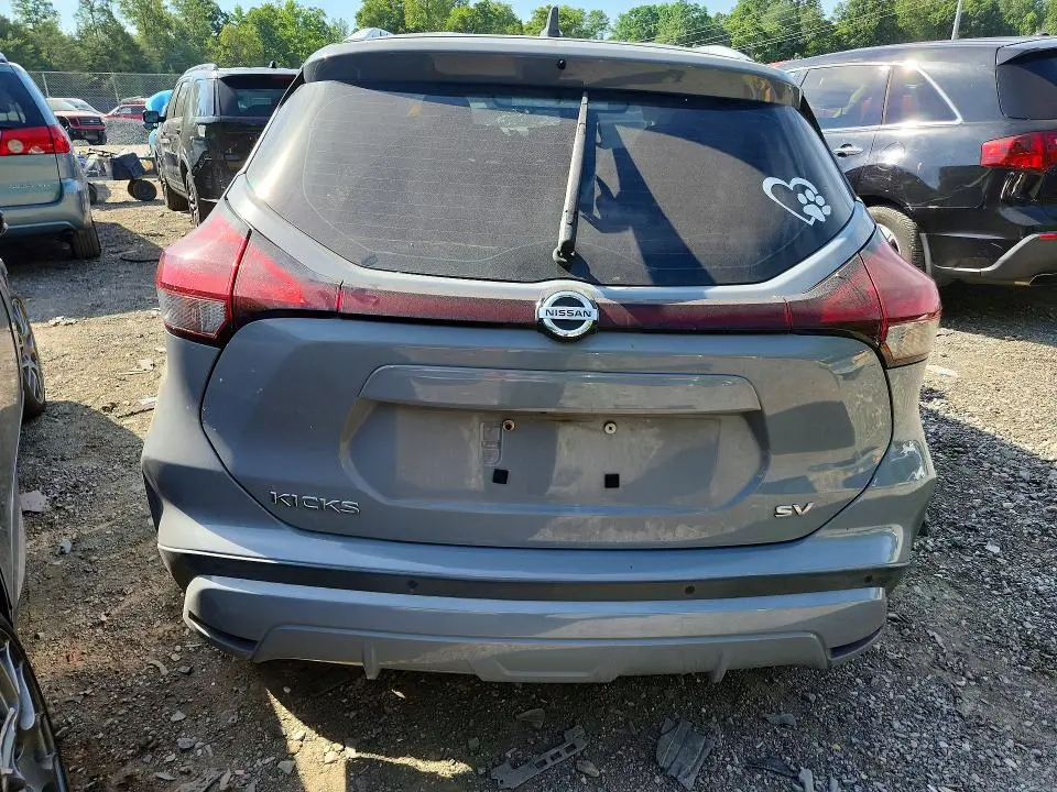 2021 NISSAN KICKS SV  